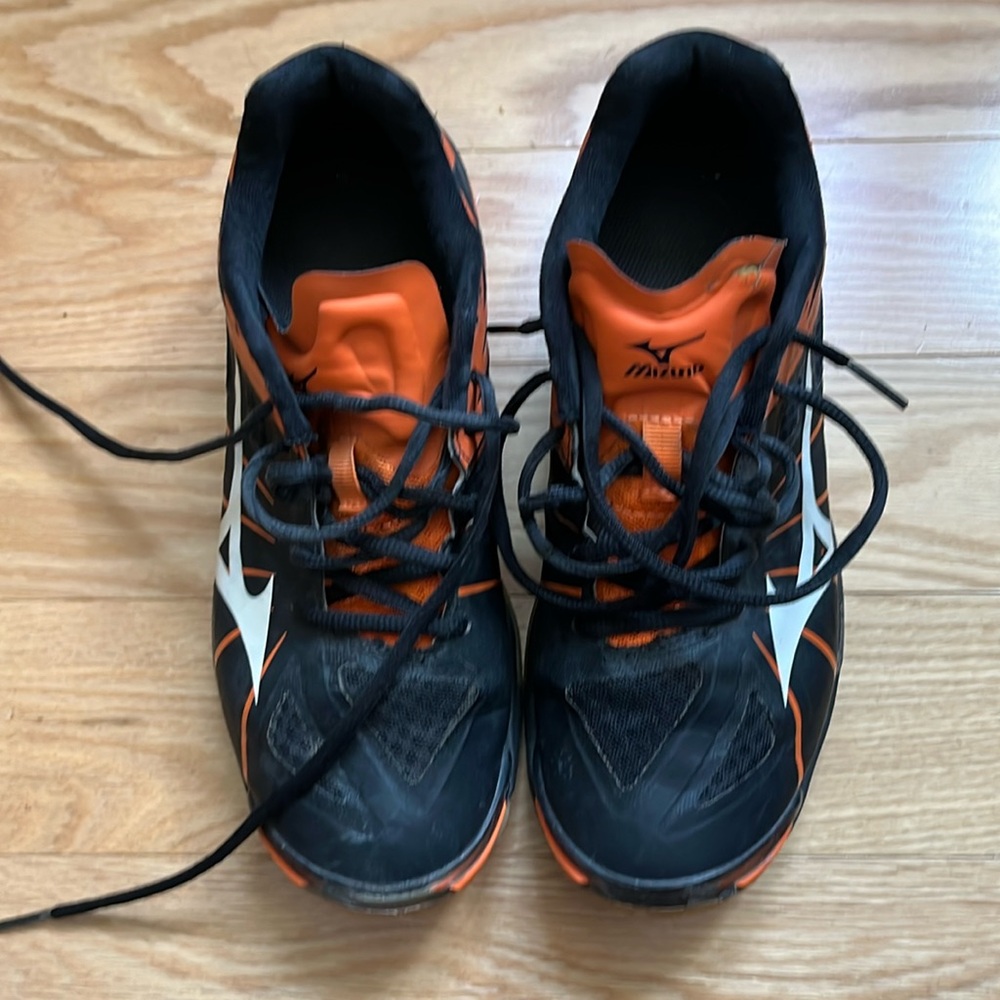 Mizuno volleyball shoes
